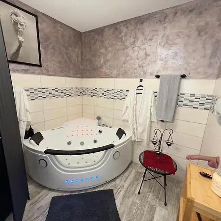 Insinuances * Douzens